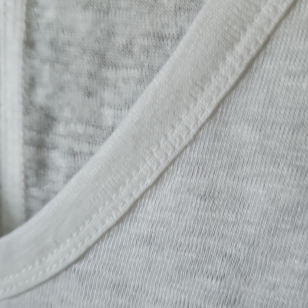 Banana Republic White V-Neck Short Sleeve Tee - Picture 5 of 8
